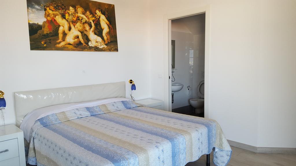Nancy House * Florenz